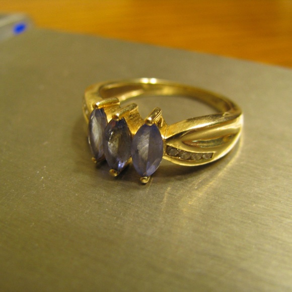 BEAUTIFUL Solid 14k Yellow Gold Tanzanite  Diamond - Picture 3 of 7